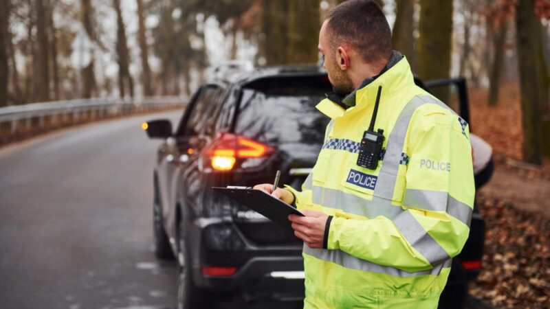 26-letni kierowca Jeepa stracił prawo jazdy za przekroczenie prędkości o 51 km/h